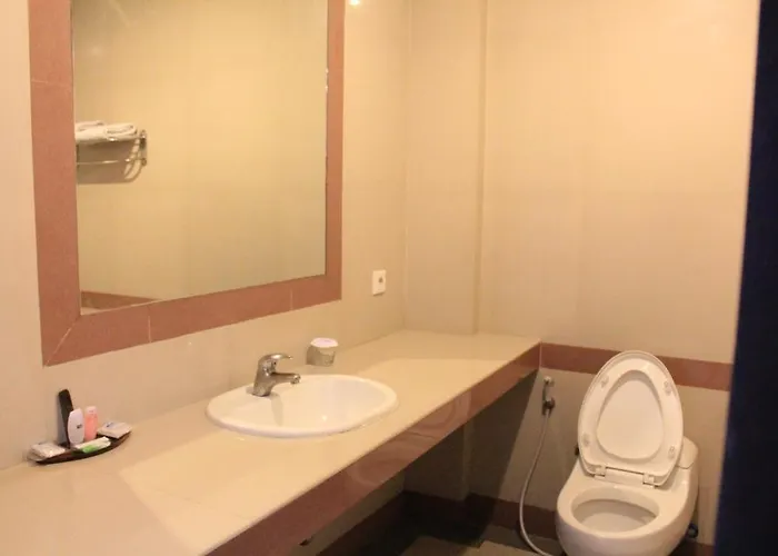 Taman Tirta Ayu ホテル 3*