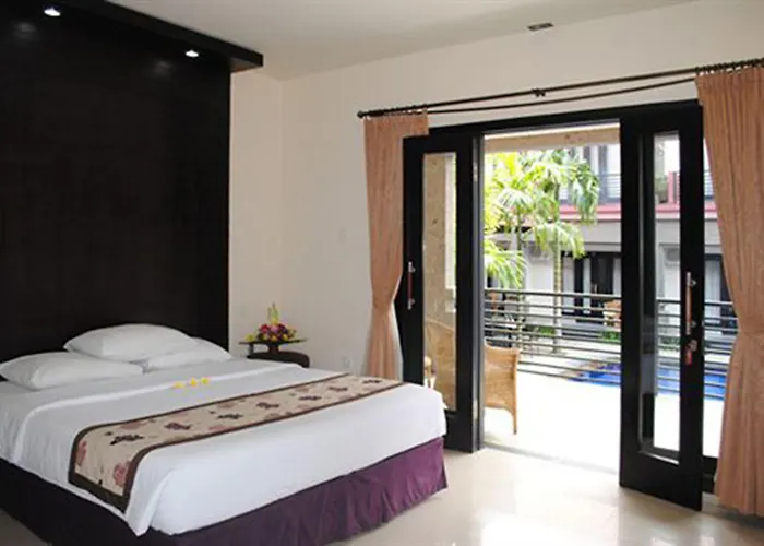 Taman Tirta Ayu ホテル 3*
