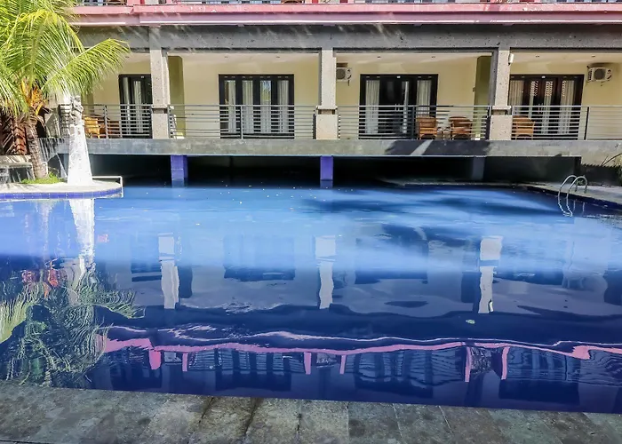Taman Tirta Ayu ホテル 3*